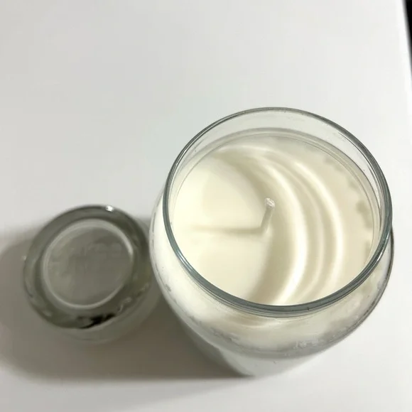 NWT Fresh Powder Yankee Candle - Picture 3 of 3